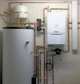Boiler and water tank installation